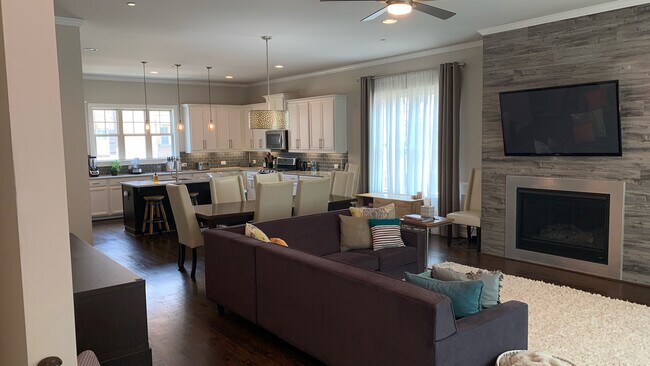 Building Photo - 955 Opelousas Way