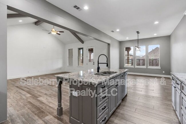 Building Photo - 121 Cedar Ln