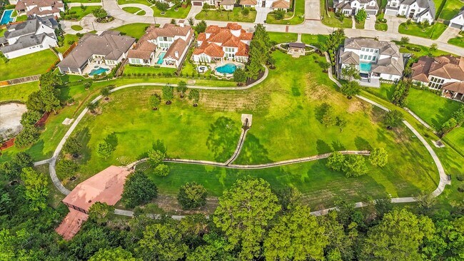 Building Photo - 5823 Stratton Wds Dr