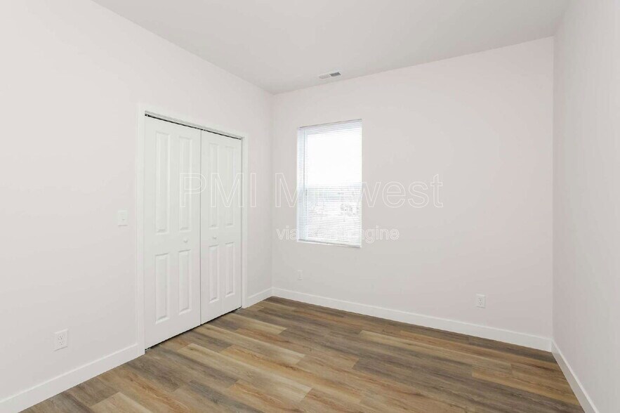 Building Photo - 43 N Randolph St