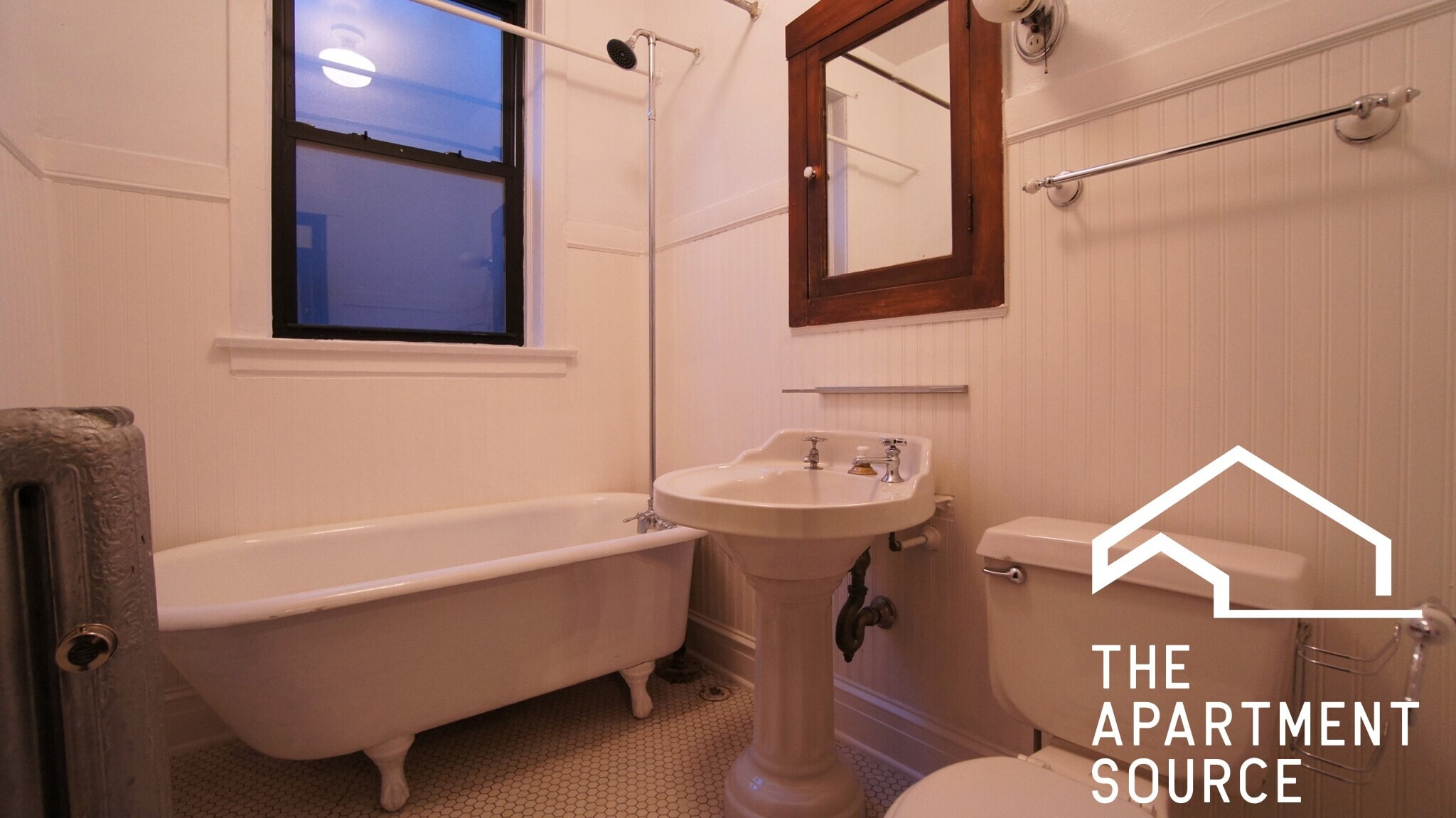 Building Photo - 2434 N Sawyer Ave