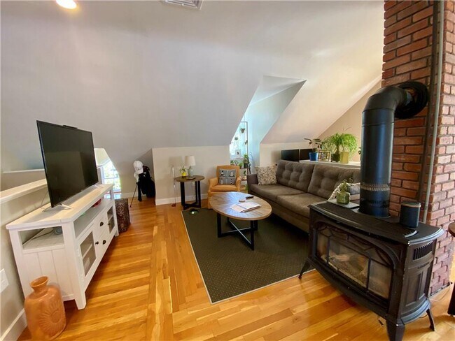 Building Photo - 30 Gould St