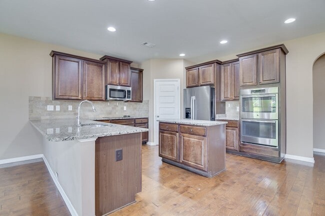 Building Photo - 5403 Hadwin Ct