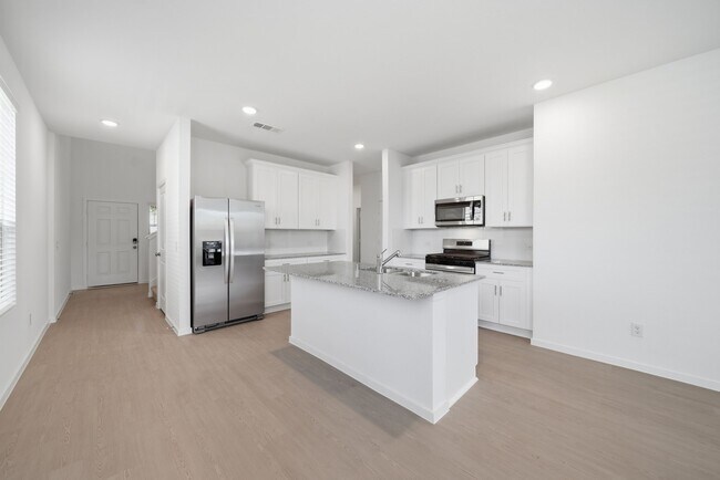 Building Photo - 10731 Sora Dr