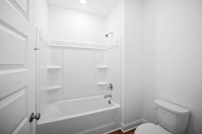 Building Photo - DON'T MISS OUT!