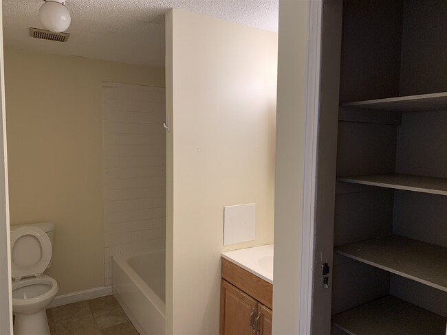 Building Photo - 114 Cannongate III Rd