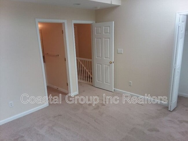 Building Photo - 8550 Tidewater Dr