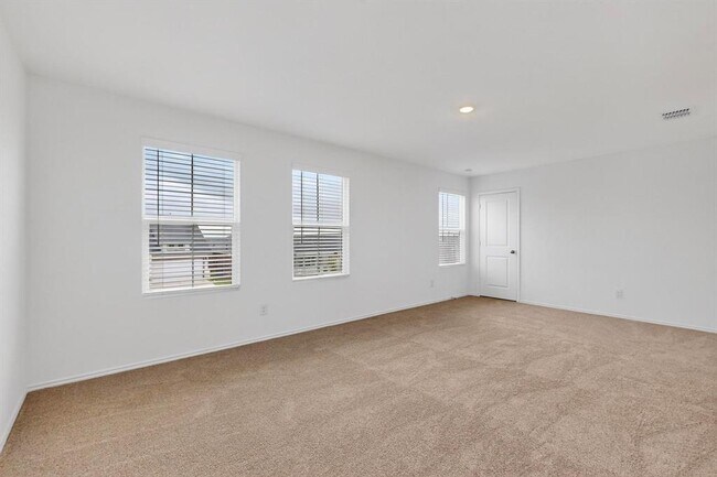Building Photo - 178 Sormonne Lp