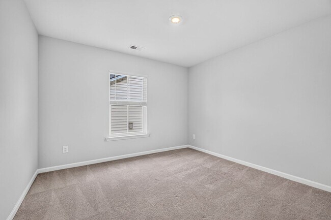 Building Photo - Modern Living in Summerville