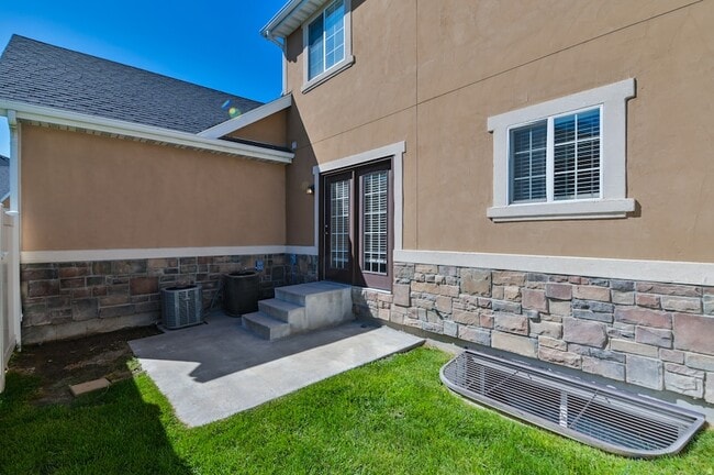 Building Photo - 13533 Venicia Way