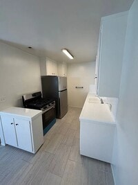 Building Photo - 438 Thomas St