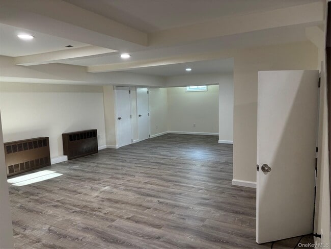 Building Photo - 39 Buckingham Pl