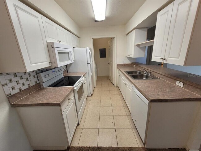 Building Photo - 5914 Willow Ridge Dr