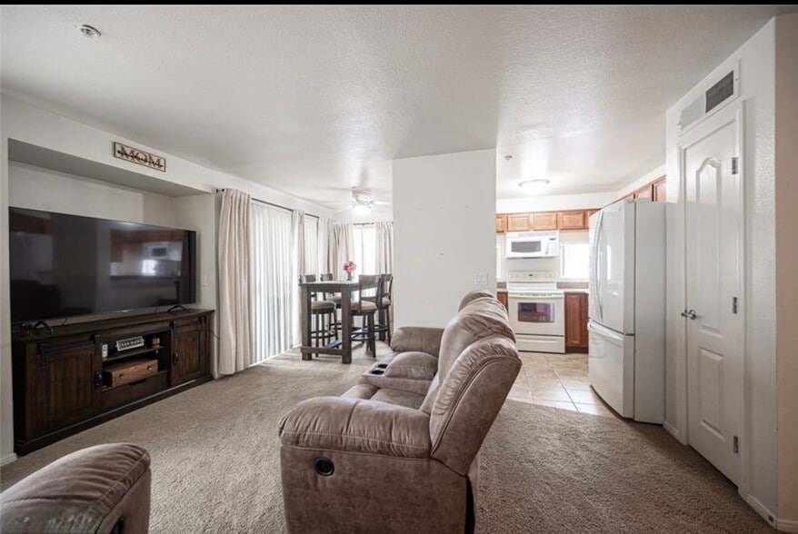 Building Photo - 2110 Sealion Dr