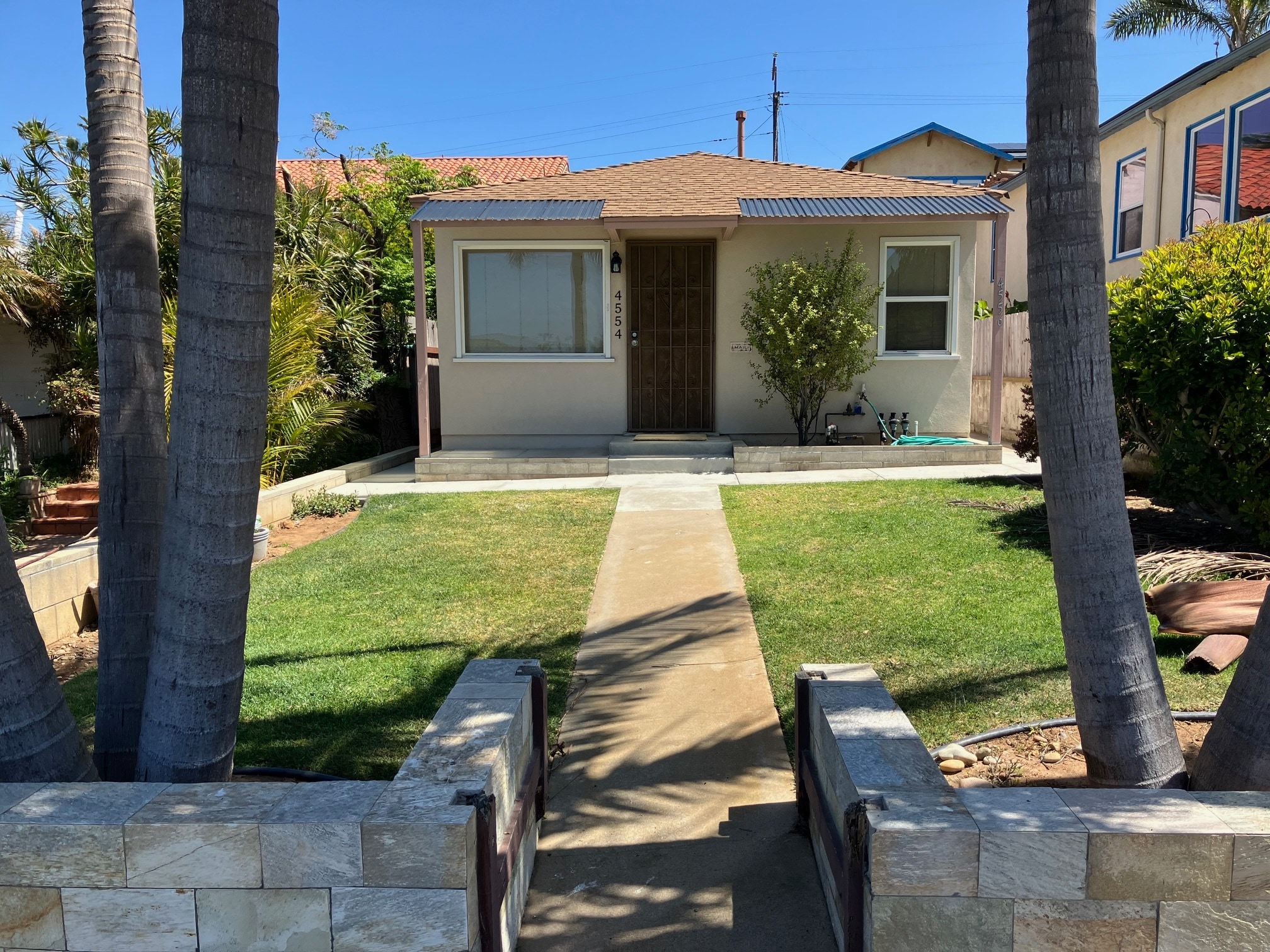 Curb View - 4554 Pescadero Ave