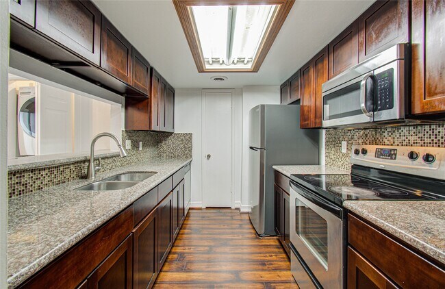 Building Photo - 12633 Memorial Dr