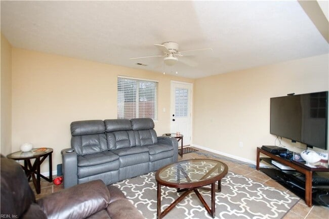 Building Photo - 63 Lucinda Ct