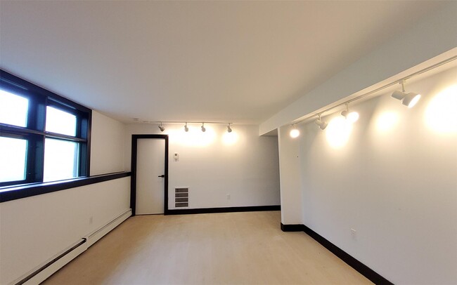 Building Photo - 40 Felter Hill Rd