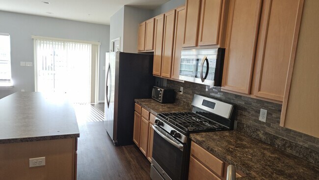 Building Photo - 607 N Atwater Dr