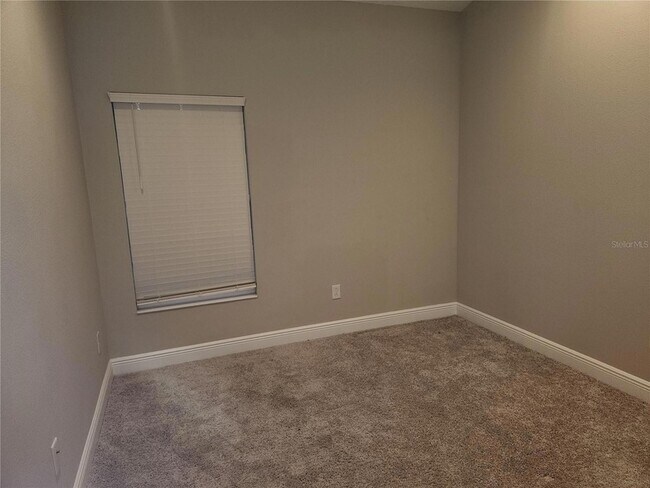 Building Photo - 12533 Oak Hill Way
