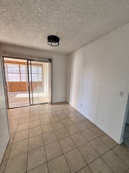 Building Photo - 41272 Mayberry Ave