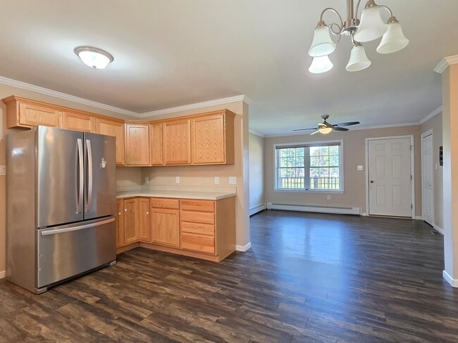 Building Photo - 4 Rock Point Rd