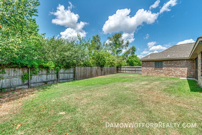 Building Photo - 117 Millhouse Drive
