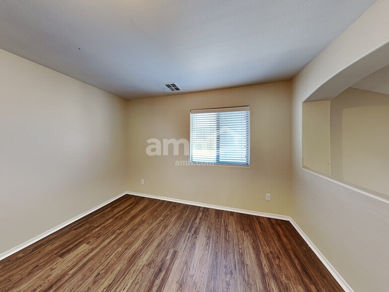Building Photo - 25841 W Miami St