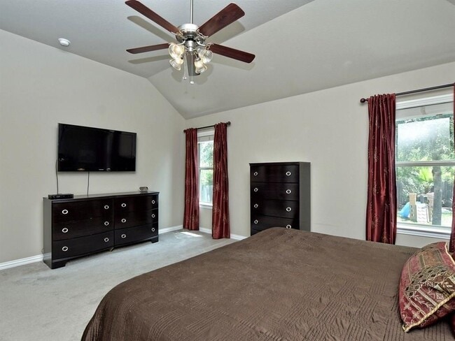 Building Photo - 510 Cameron Cove