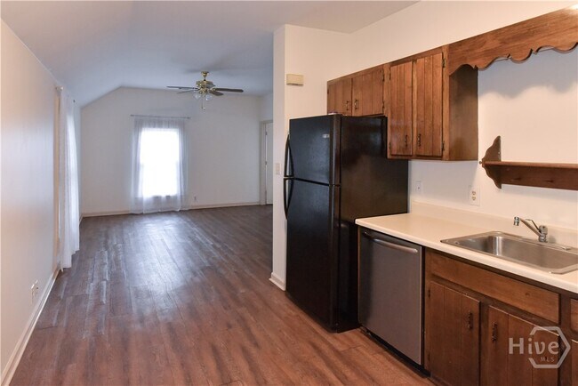 Building Photo - 302 Jefferson St