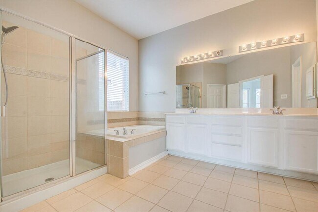 Building Photo - 18015 Darling Point Ct