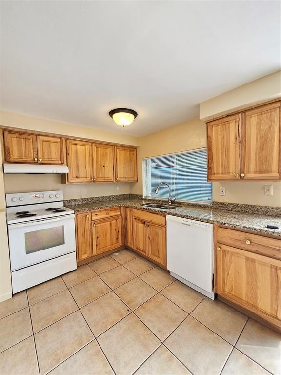 Building Photo - 4332 Newbury Dr