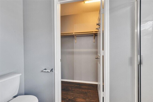Building Photo - 12420 Sky Harbor Dr