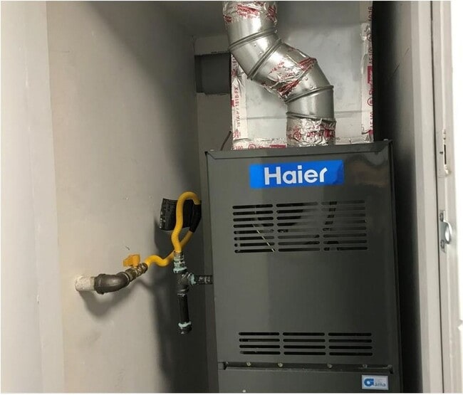 Building Photo - 85(221)