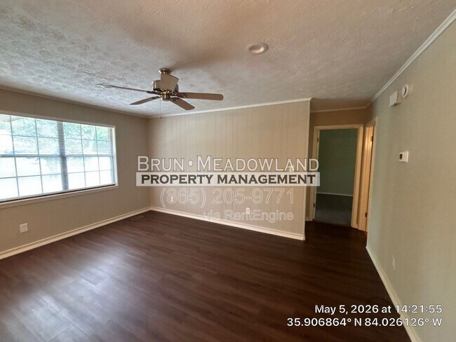 Building Photo - 7627 Alki Ln SW