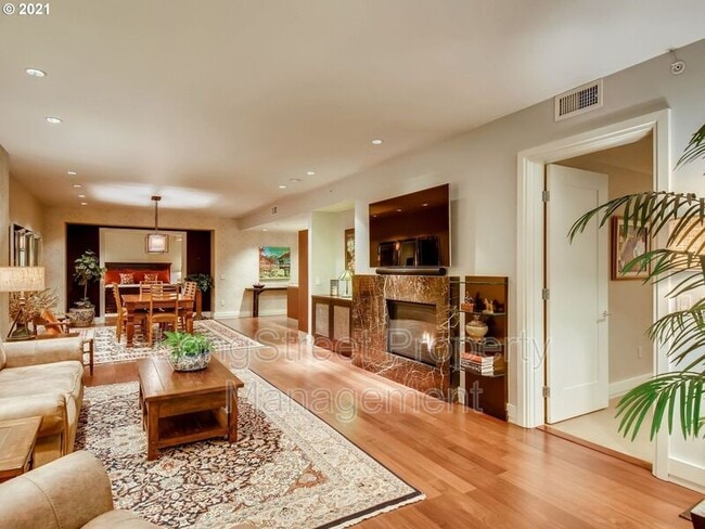 Building Photo - 311 NW 12th Ave