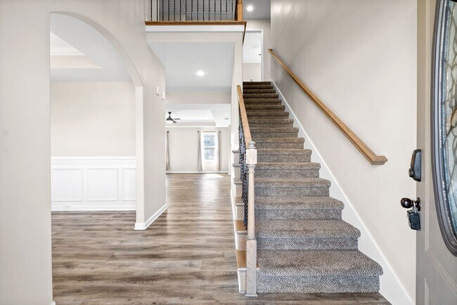 Building Photo - 205 Elwell Rd