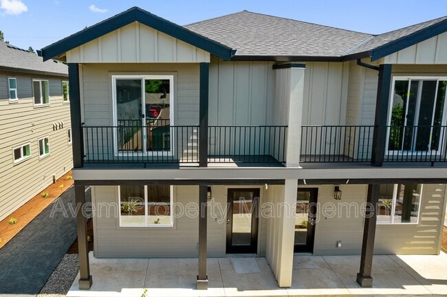Primary Photo - 930 Molalla Ave