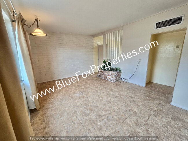 Building Photo - 3240 E Halcyon Pl