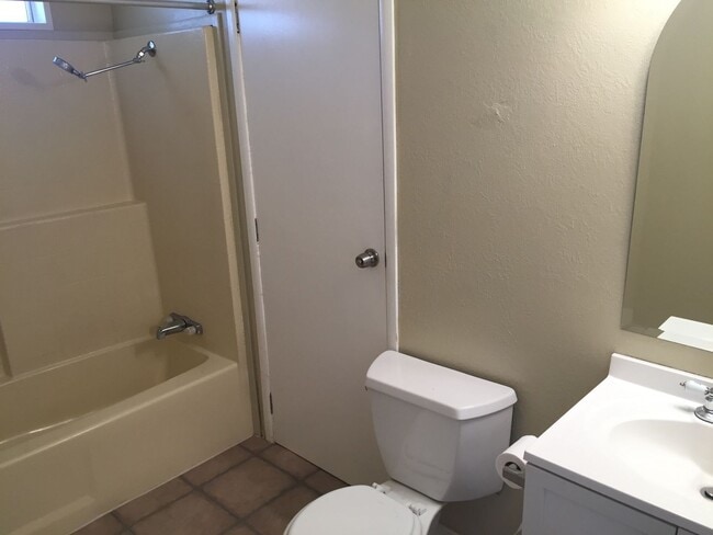 Building Photo - ***2 BEDROOM/2 BATHROOM IN PRESCOTT VALLEY***