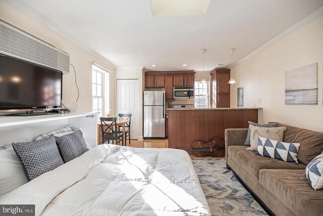 Building Photo - 1716 Pine St