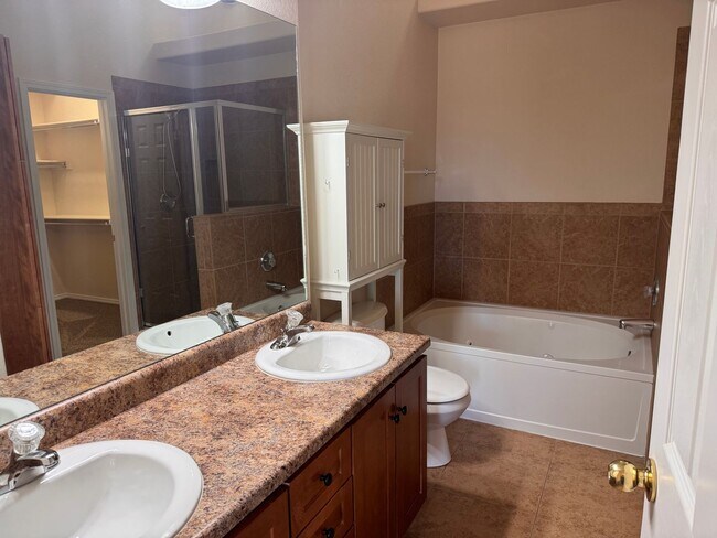 Building Photo - 4326 Susie View