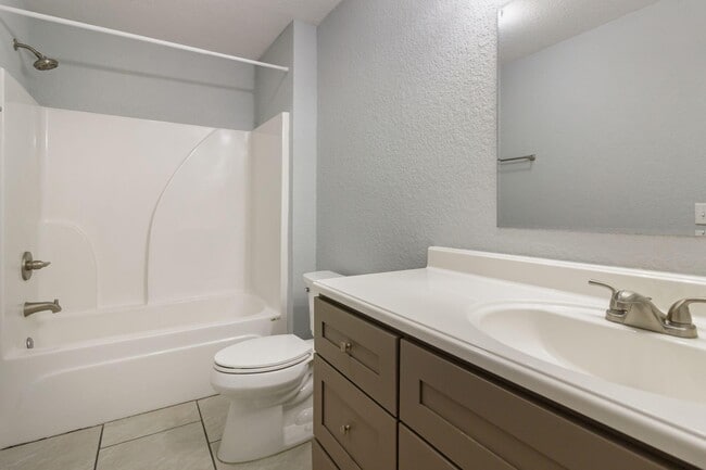 Building Photo - 515 Grand Ridge Dr