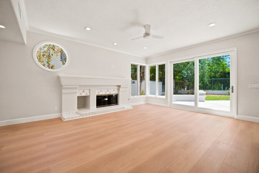 Building Photo - 4324 Park Verdi