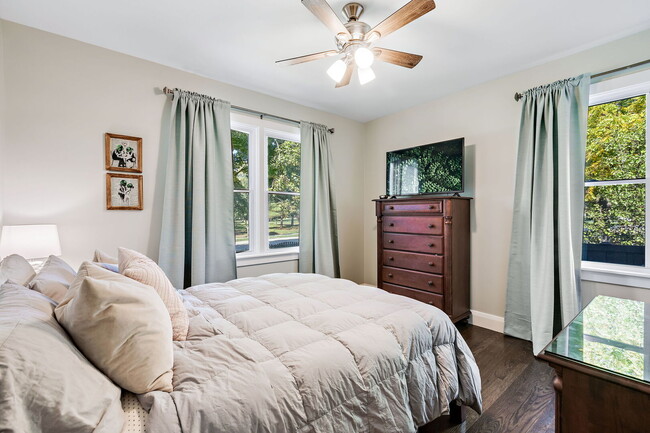 Building Photo - 639 Cumnor Ave