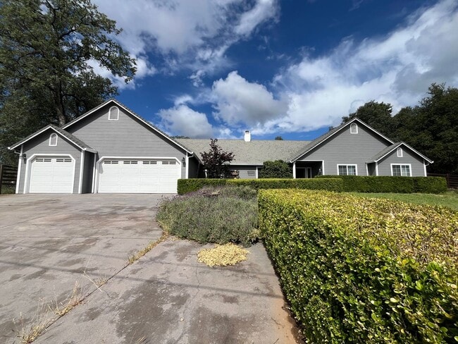 Building Photo - 8957 Knobhill Cir