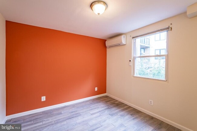 Building Photo - 211 W Stiles St