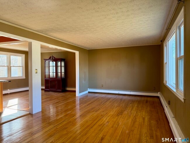 Building Photo - 44 Crabapple Rd