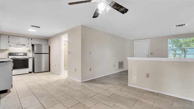 Building Photo - 11241 Snyder Ave
