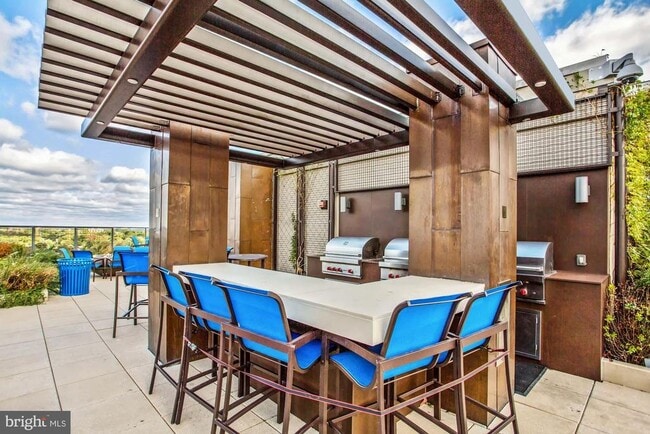 Building Photo - 851 N Glebe Rd